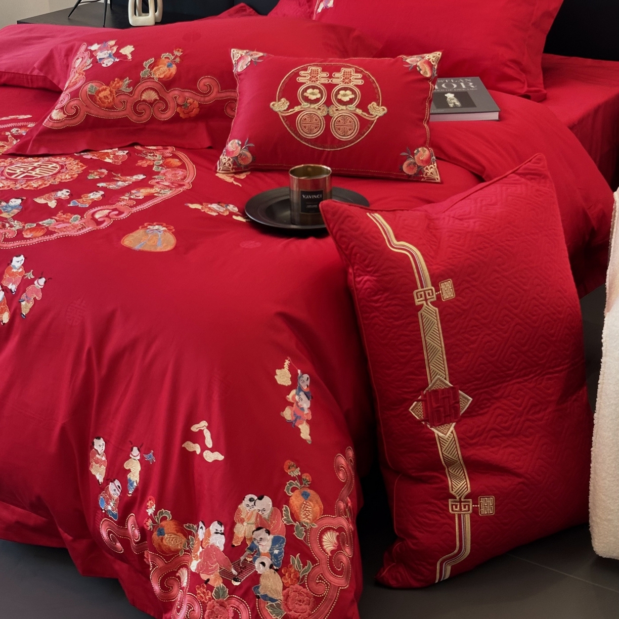 91家纺网 家纺一手货源 找家纺 JUICY 橘滋家纺 2026新款全棉提花高端婚庆刺绣传臻系列四件套多件套 欢天喜地