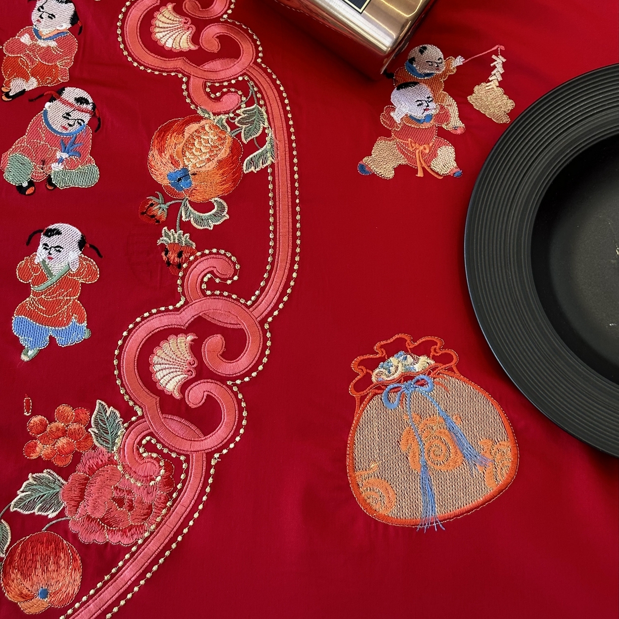 91家纺网 家纺一手货源 找家纺 JUICY 橘滋家纺 2026新款全棉提花高端婚庆刺绣传臻系列四件套多件套 欢天喜地