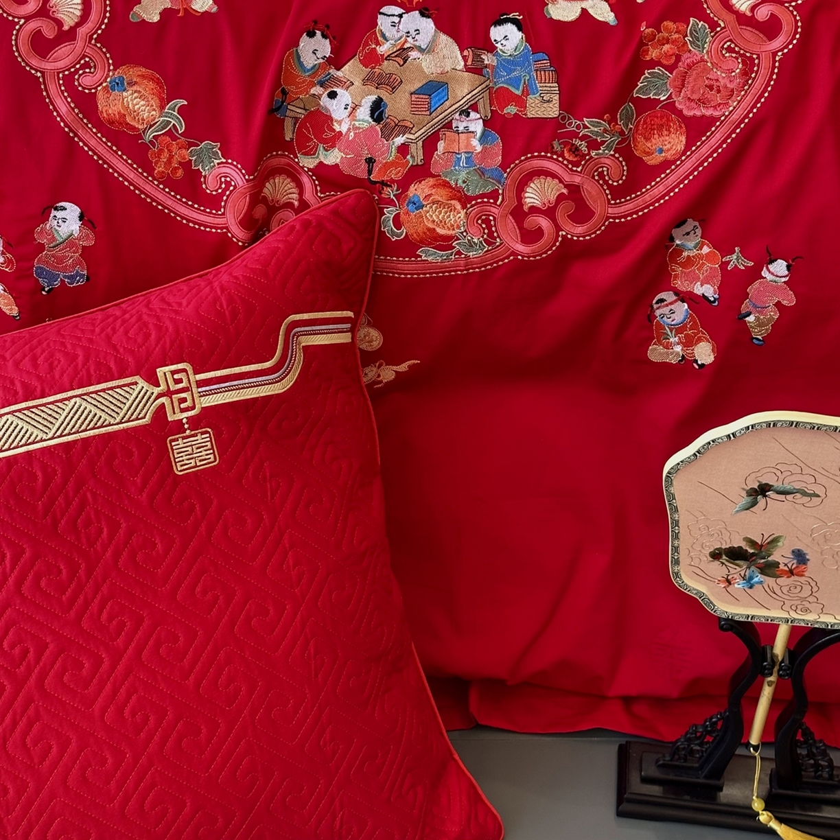 91家纺网 家纺一手货源 找家纺 JUICY 橘滋家纺 2026新款全棉提花高端婚庆刺绣传臻系列四件套多件套 欢天喜地