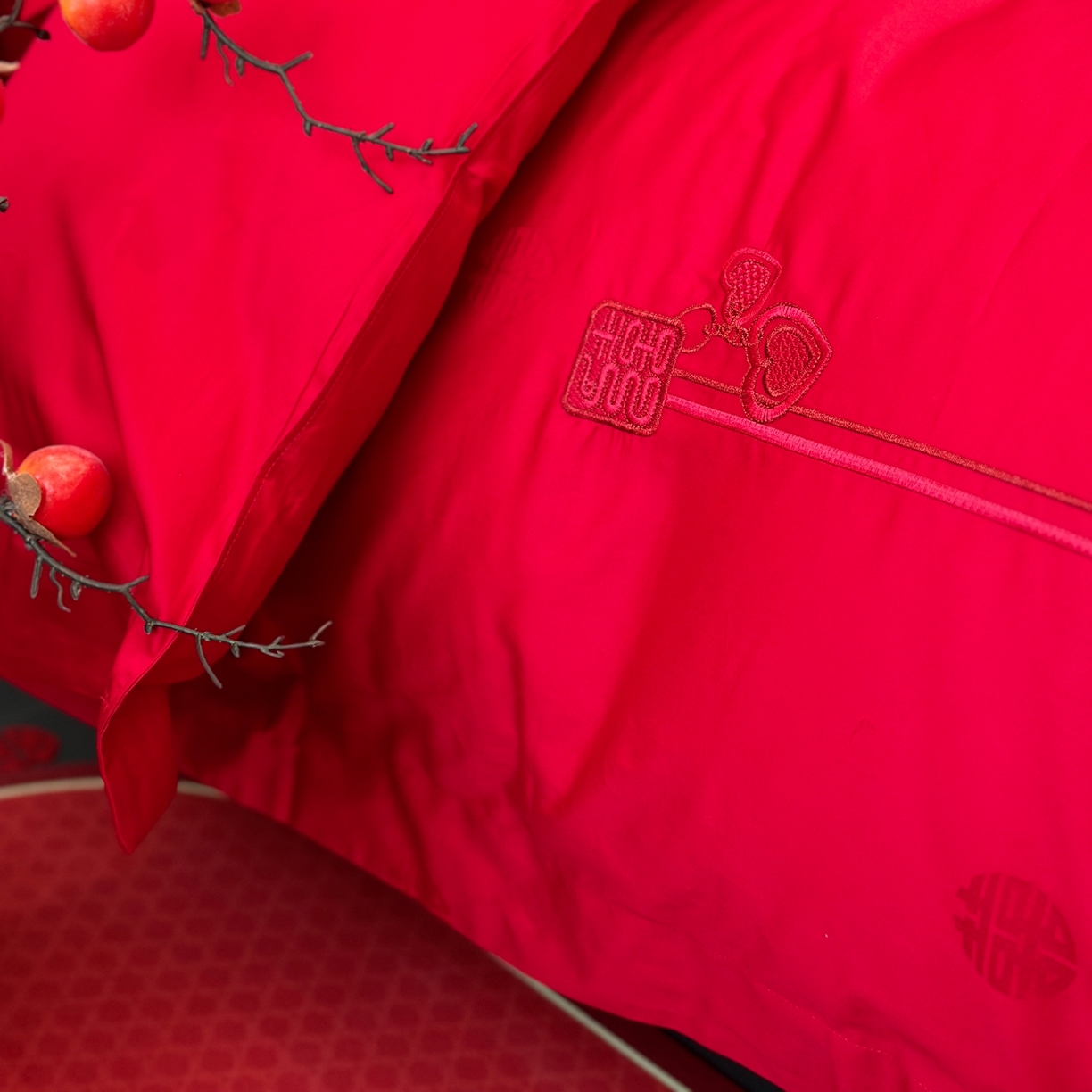 91家纺网 家纺一手货源 找家纺 JUICY 橘滋家纺 2026新款全棉提花高端婚庆刺绣传臻系列四件套多件套 浪漫满屋