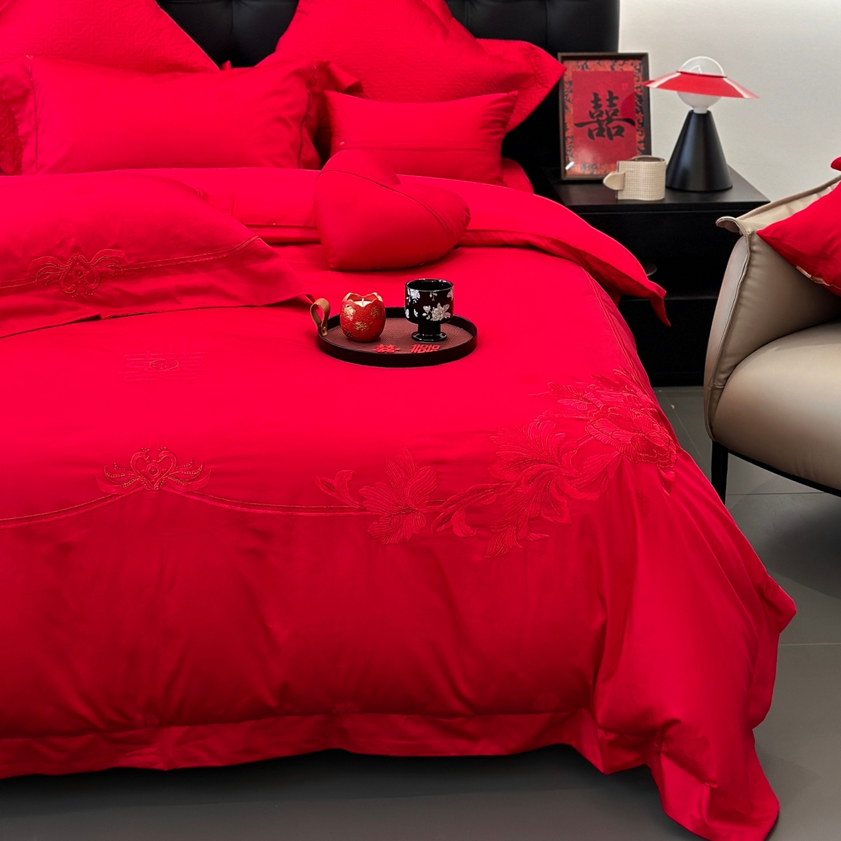 91家纺网 家纺一手货源 找家纺 JUICY 橘滋家纺 2026新款全棉提花高端婚庆刺绣传臻系列四件套多件套 浪漫满屋