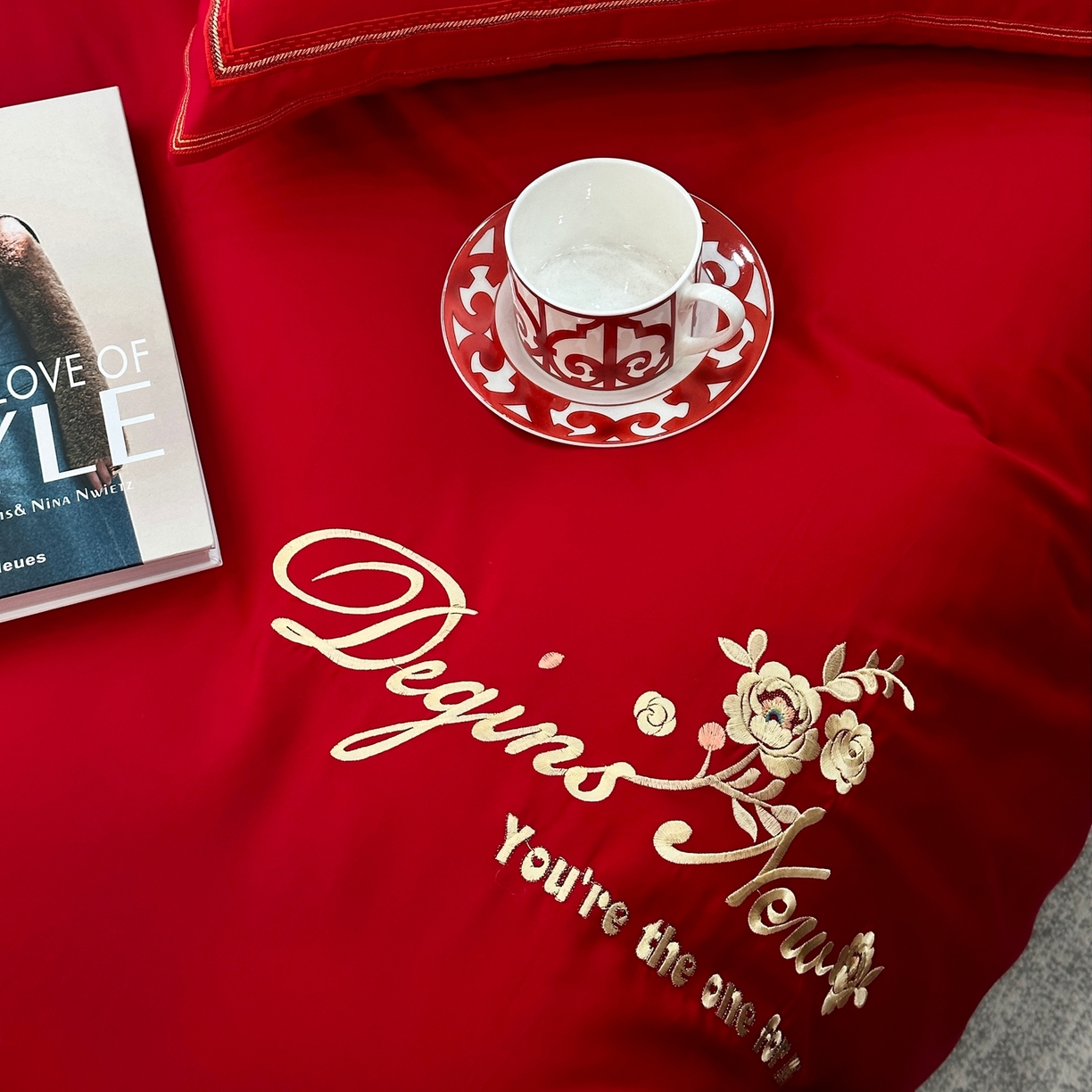 91家纺网 家纺一手货源 找家纺 JUICY 橘滋家纺 2026新款全棉提花高端婚庆刺绣传臻系列四件套多件套 玫瑰传情