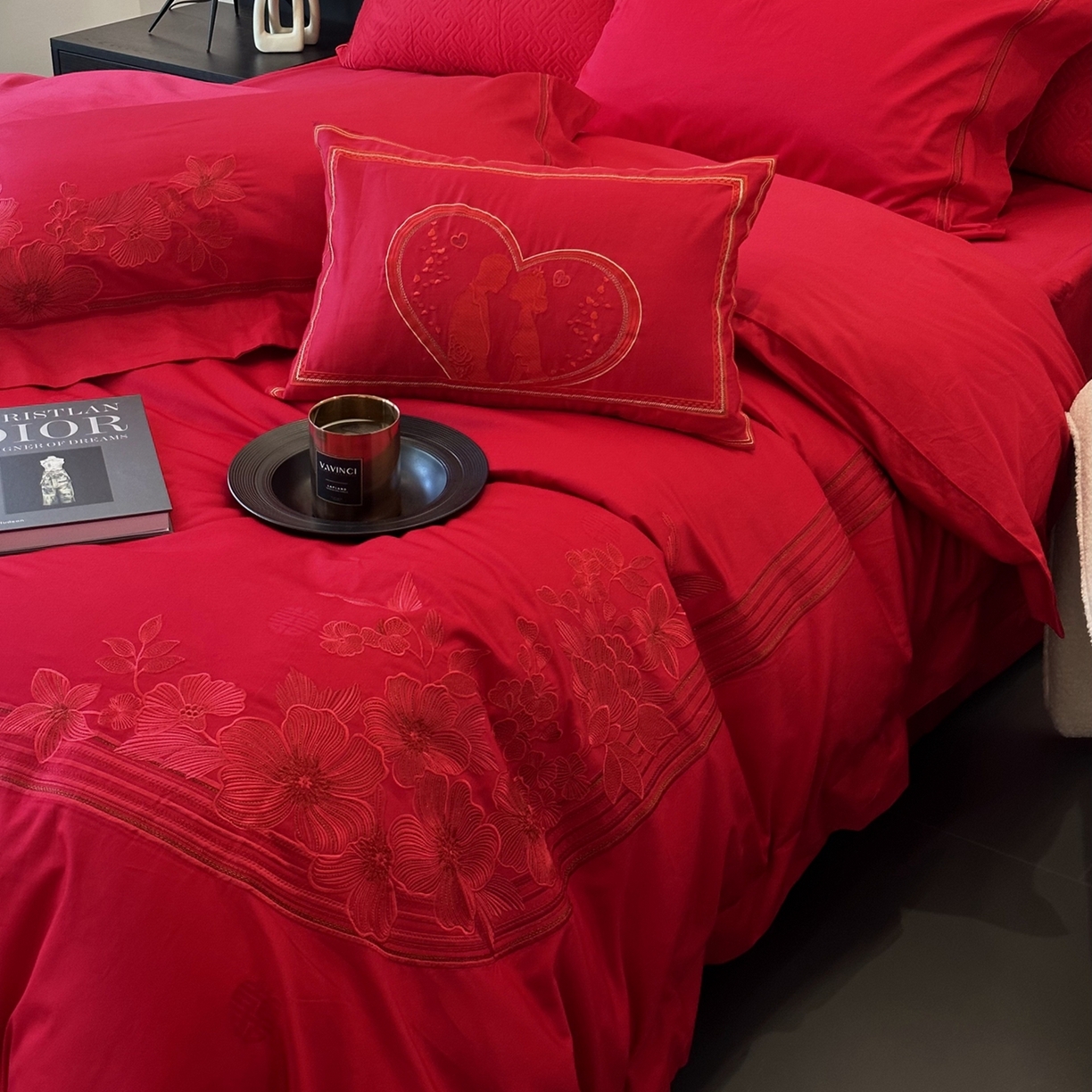 91家纺网 家纺一手货源 找家纺 JUICY 橘滋家纺 2026新款全棉提花高端婚庆刺绣传臻系列四件套多件套 情意绵延