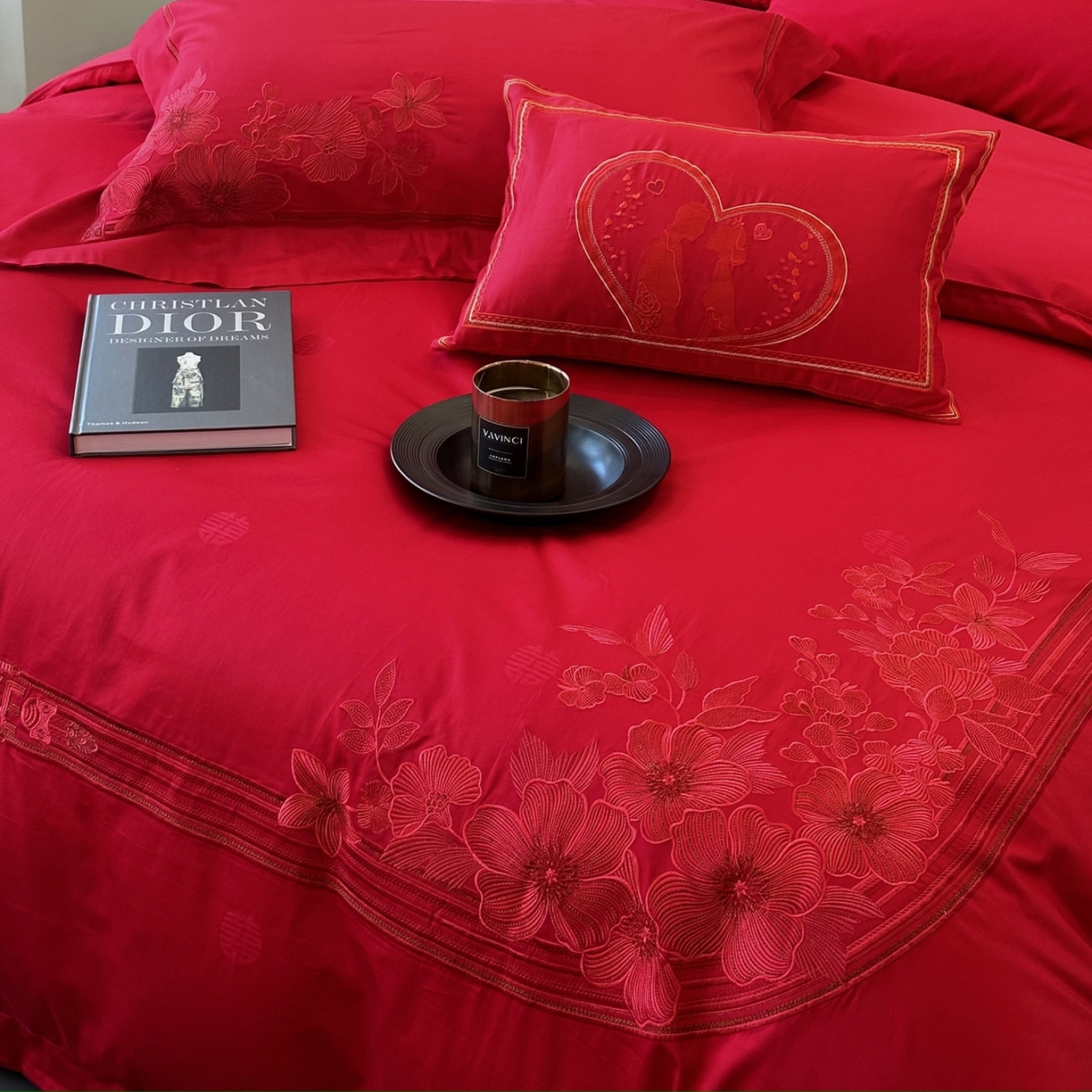 91家纺网 家纺一手货源 找家纺 JUICY 橘滋家纺 2026新款全棉提花高端婚庆刺绣传臻系列四件套多件套 情意绵延