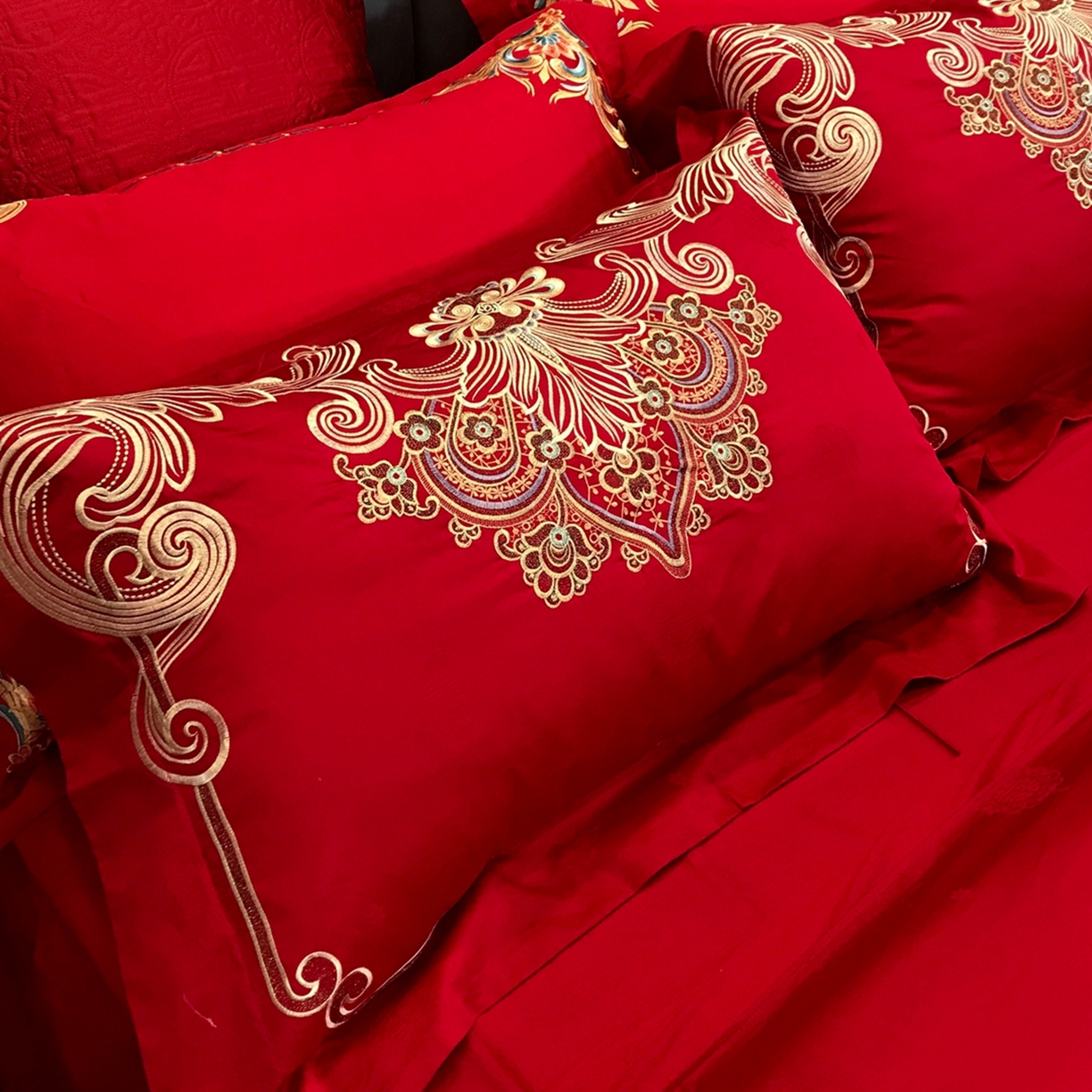 91家纺网 家纺一手货源 找家纺 JUICY 橘滋家纺 2026新款全棉提花高端婚庆刺绣传臻系列四件套多件套 幸福婚典