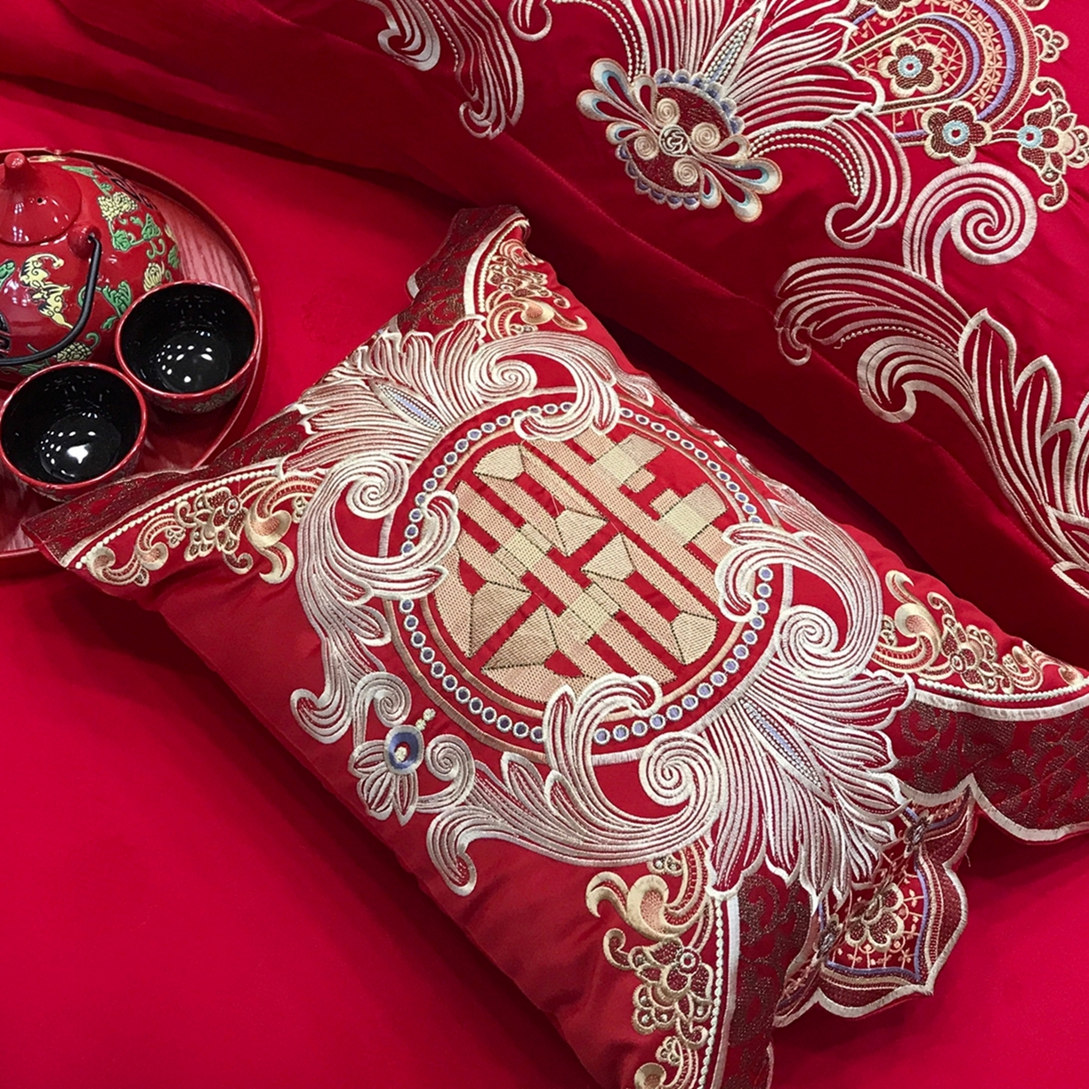 91家纺网 家纺一手货源 找家纺 JUICY 橘滋家纺 2026新款全棉提花高端婚庆刺绣传臻系列四件套多件套 幸福婚典