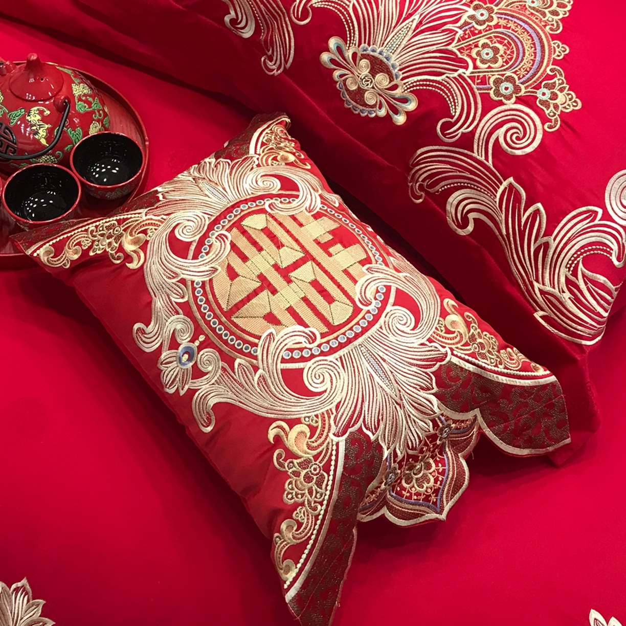 91家纺网 家纺一手货源 找家纺 JUICY 橘滋家纺 2026新款全棉提花高端婚庆刺绣传臻系列四件套多件套 幸福婚典