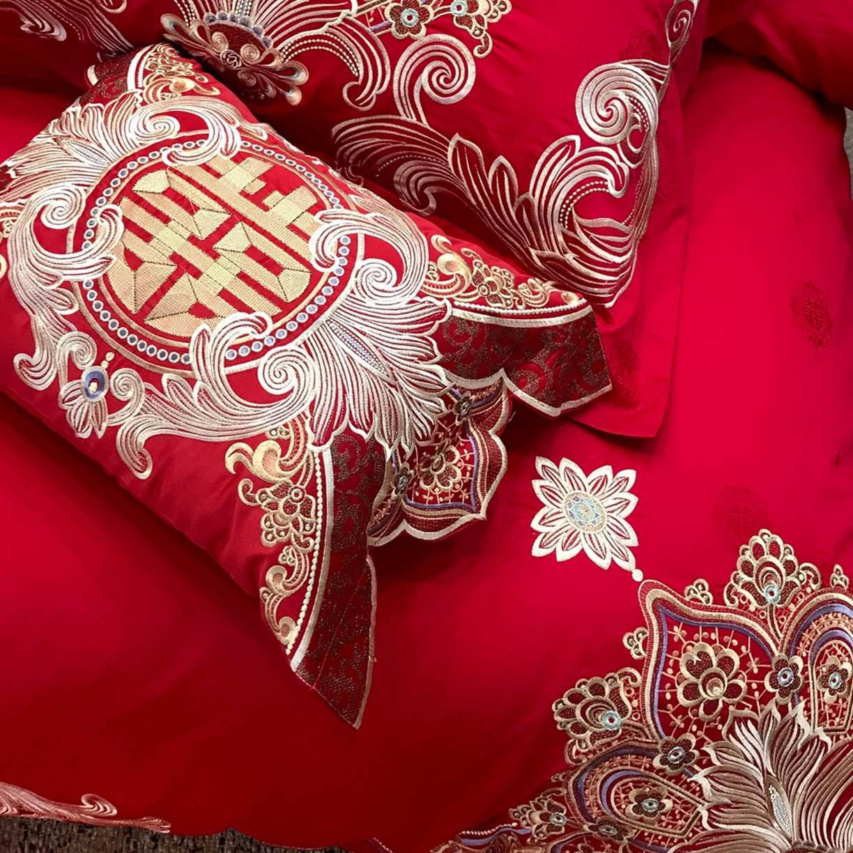 91家纺网 家纺一手货源 找家纺 JUICY 橘滋家纺 2026新款全棉提花高端婚庆刺绣传臻系列四件套多件套 幸福婚典