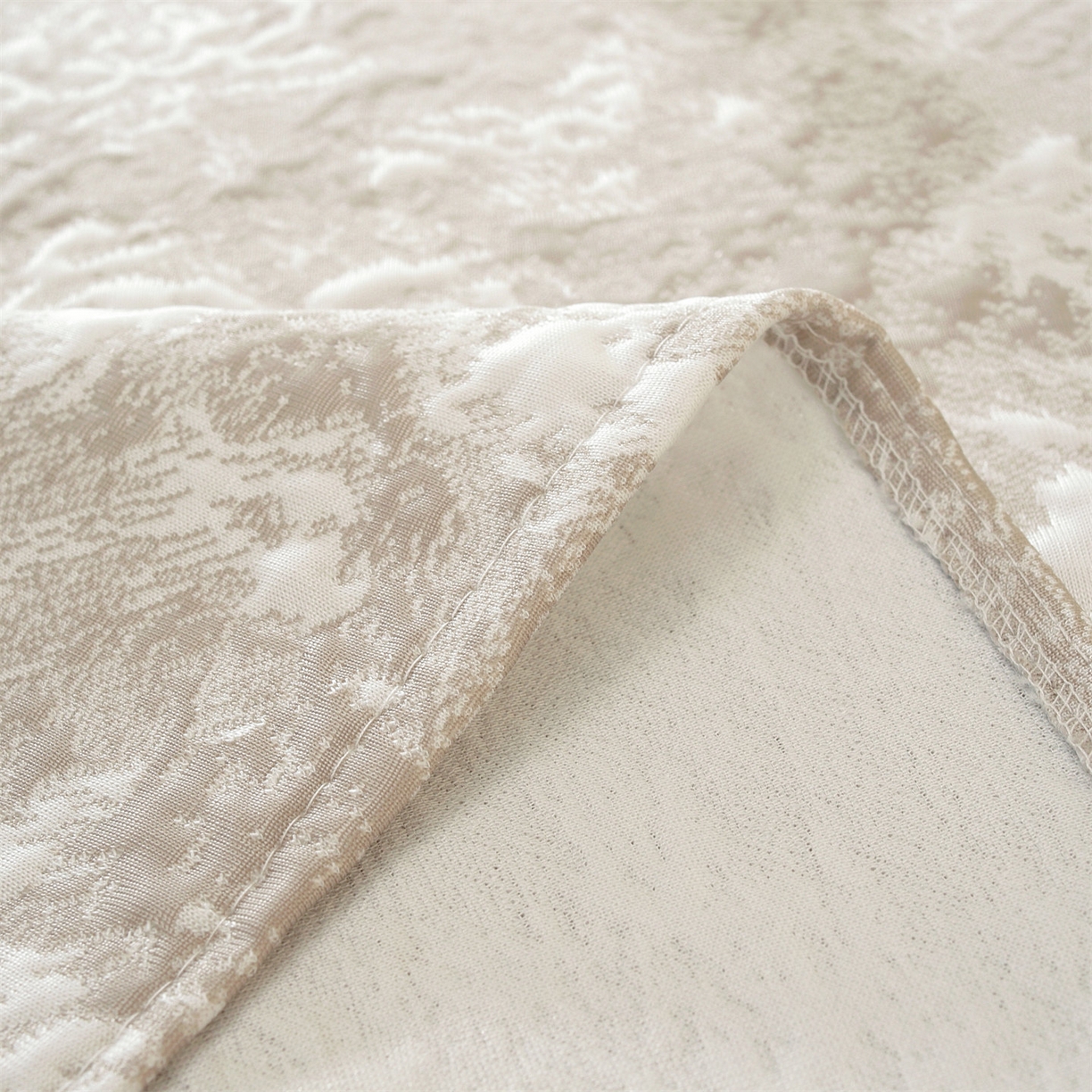 91家纺网 家纺一手货源 找家纺 共鸣沙发垫 2026新款冰豆豆桌布-玫瑰 玫瑰咖色