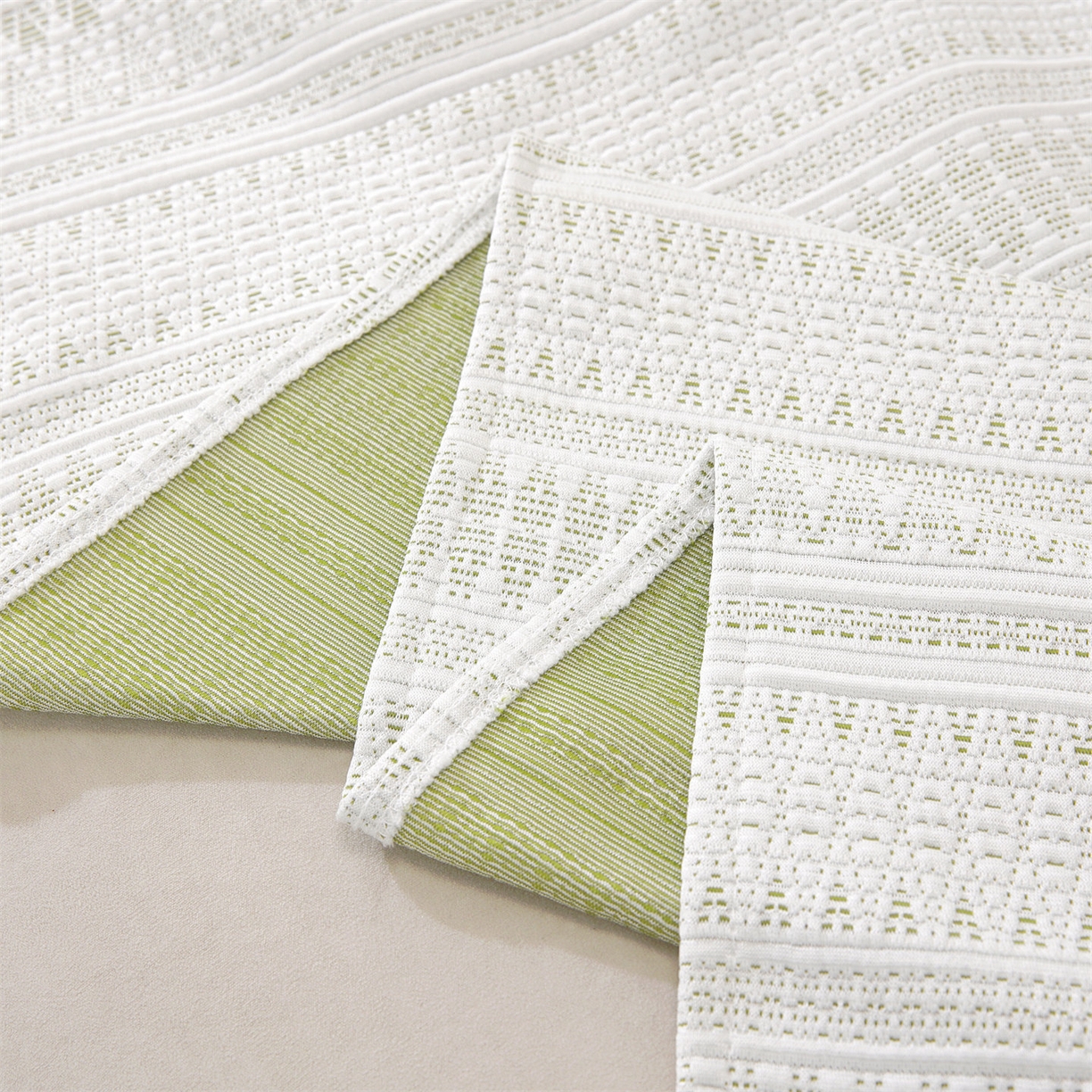 91家纺网 家纺一手货源 找家纺 共鸣沙发垫 2026新款冰豆豆沙发巾-几何人生系列 几何人生浅绿