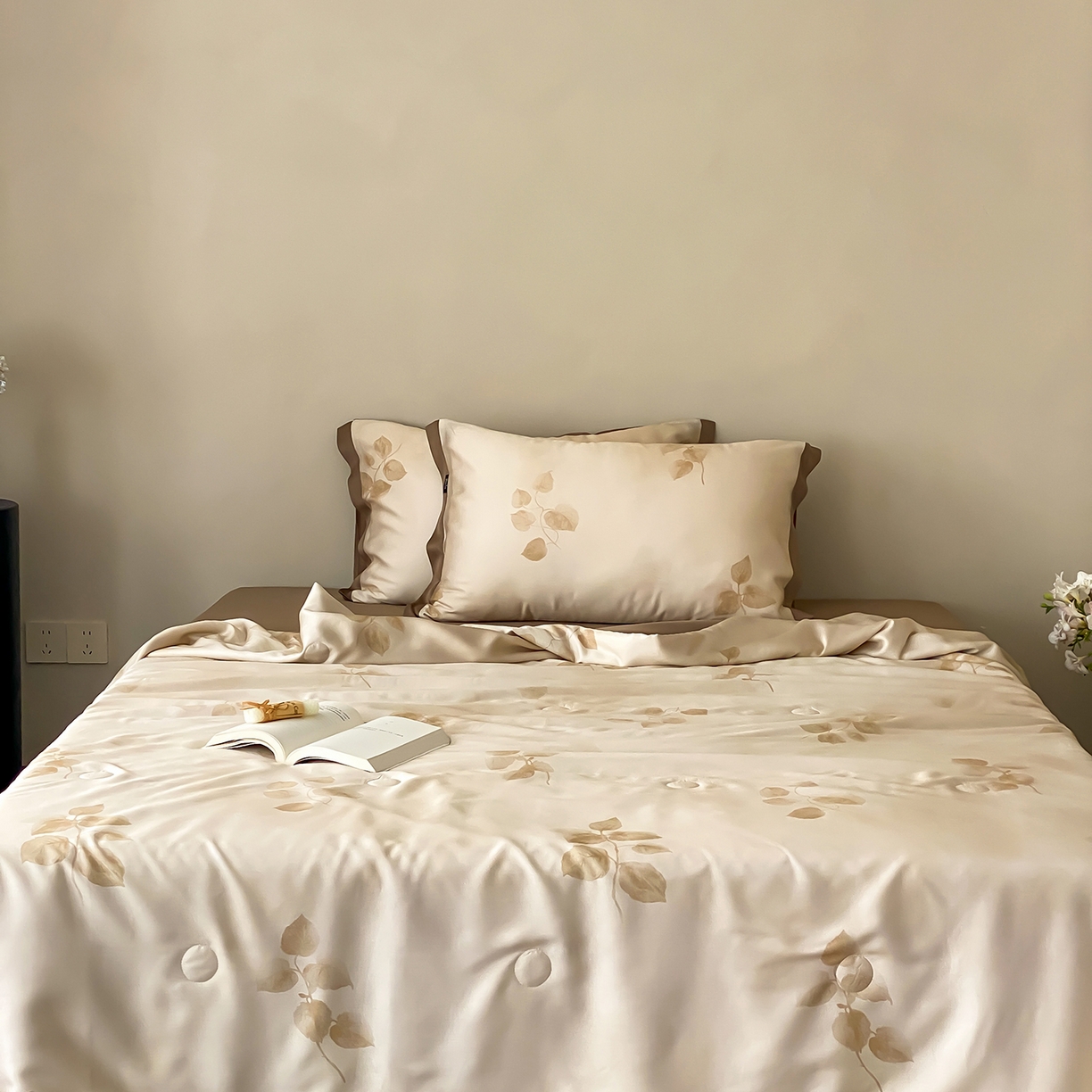 91家纺网 家纺一手货源 找家纺 玉宇阁家居 2026新款60S兰精天丝印花夏被四件套 月漾-落日晕