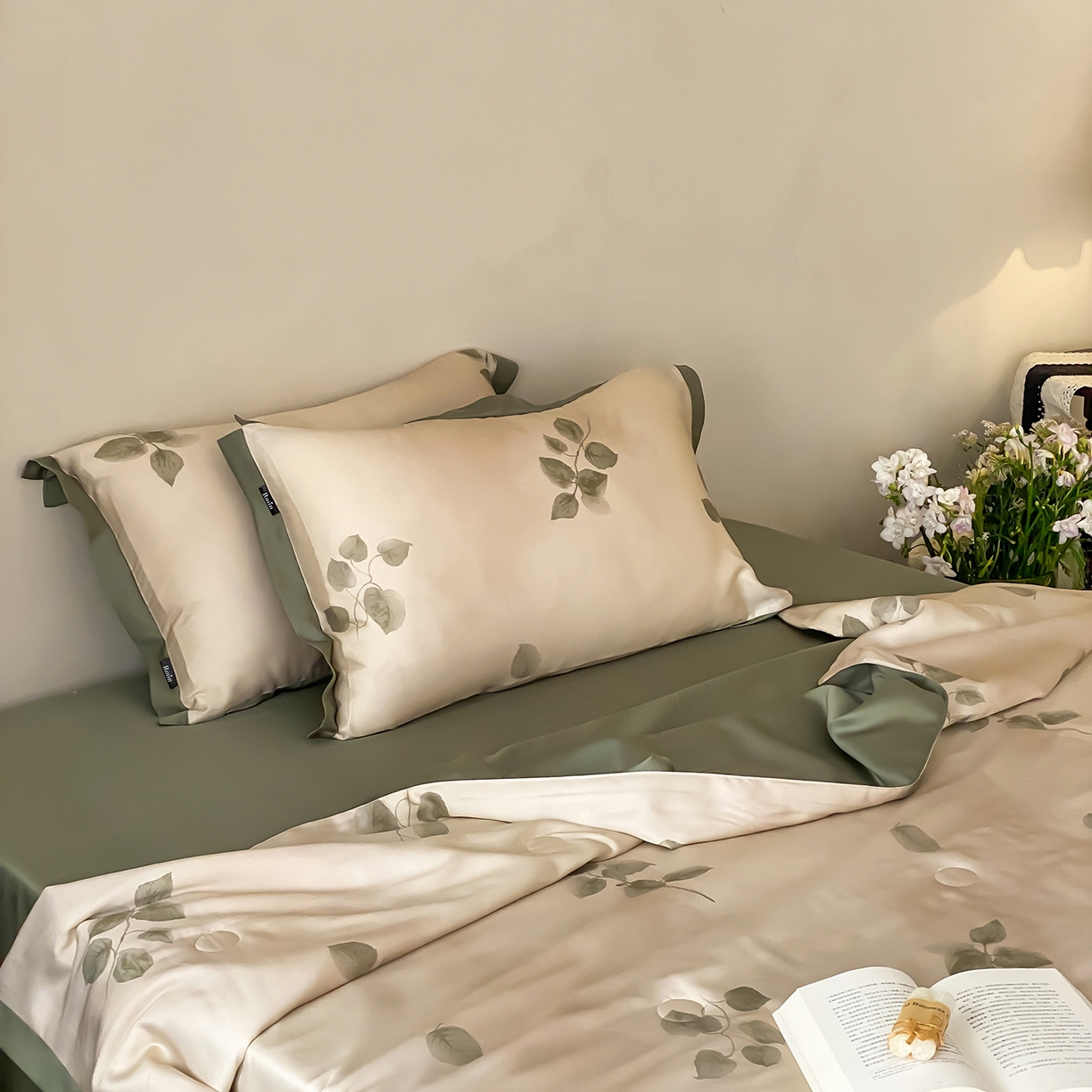 91家纺网 家纺一手货源 找家纺 玉宇阁家居 2026新款60S兰精天丝印花夏被四件套 月漾-晴川绿