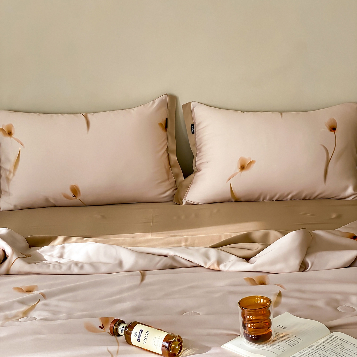 91家纺网 家纺一手货源 找家纺 玉宇阁家居 2026新款60S兰精天丝印花夏被四件套 流光花语-莓子塔