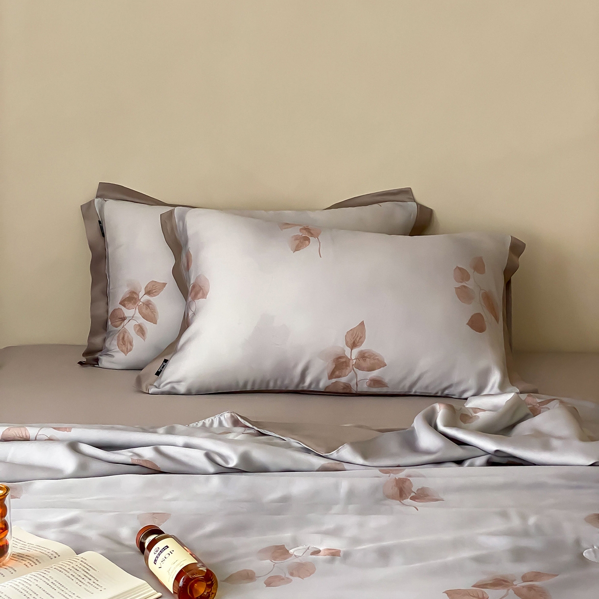 91家纺网 家纺一手货源 找家纺 玉宇阁家居 2026新款60S兰精天丝印花夏被四件套 月漾-浅云