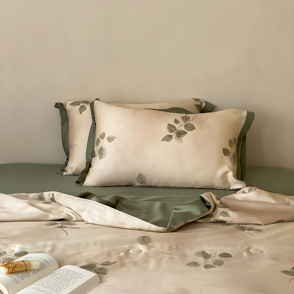 91家纺网 家纺一手货源 找家纺 玉宇阁家居 2026新款60S兰精天丝印花夏被四件套 月漾-晴川绿