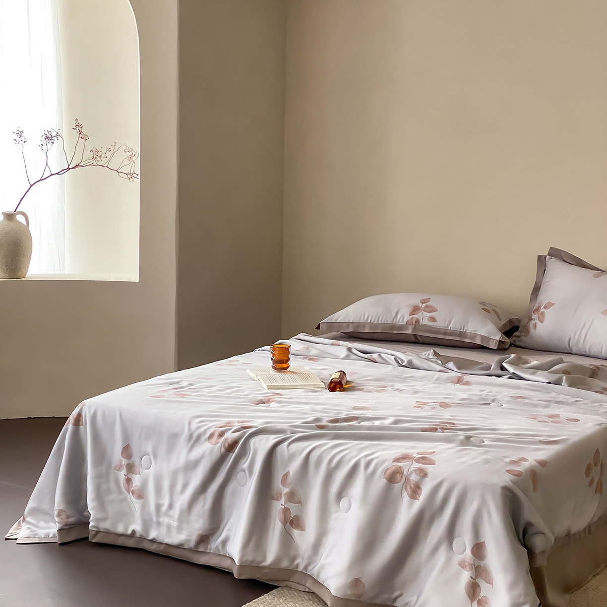 91家纺网 家纺一手货源 找家纺 玉宇阁家居 2026新款60S兰精天丝印花夏被四件套 月漾-浅云