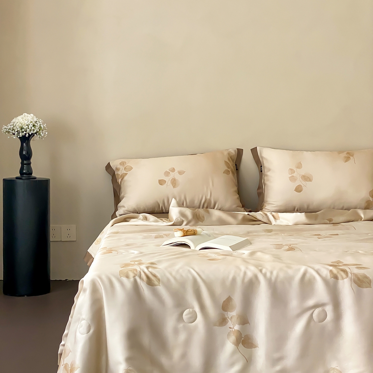 91家纺网 家纺一手货源 找家纺 玉宇阁家居 2026新款60S兰精天丝印花夏被四件套 月漾-落日晕