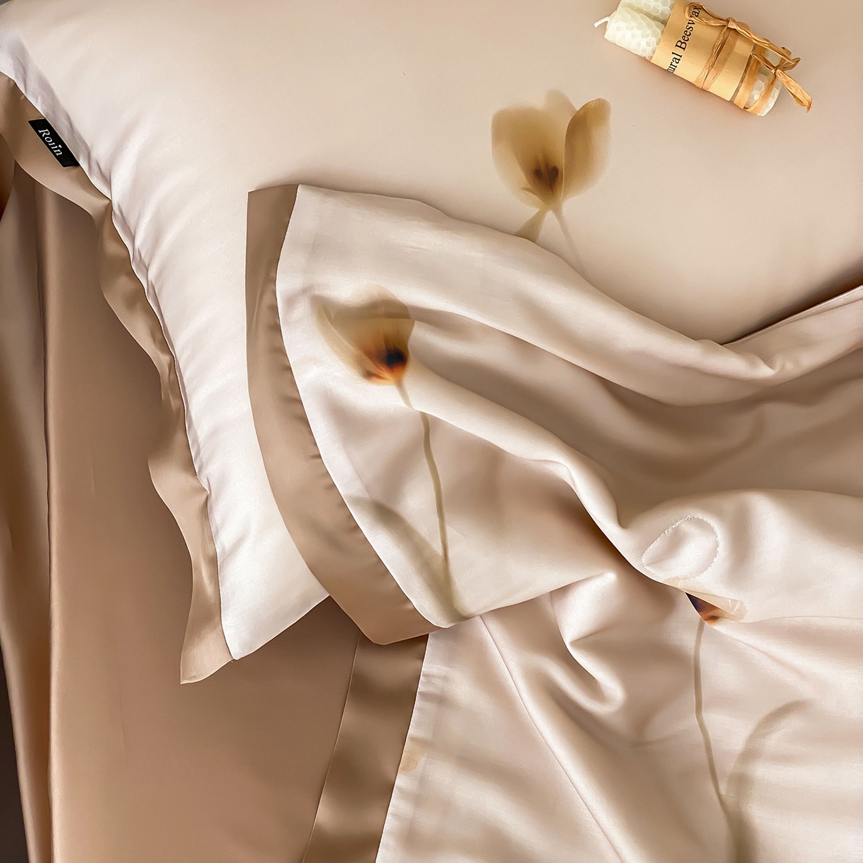 91家纺网 家纺一手货源 找家纺 玉宇阁家居 2026新款60S兰精天丝印花夏被四件套 流光花语-肉桂拿铁