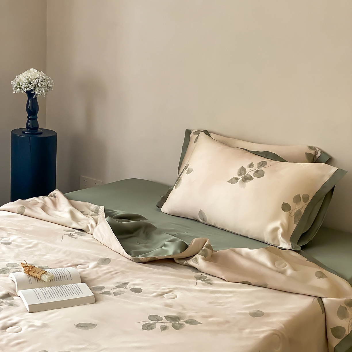 91家纺网 家纺一手货源 找家纺 玉宇阁家居 2026新款60S兰精天丝印花夏被四件套 月漾-晴川绿