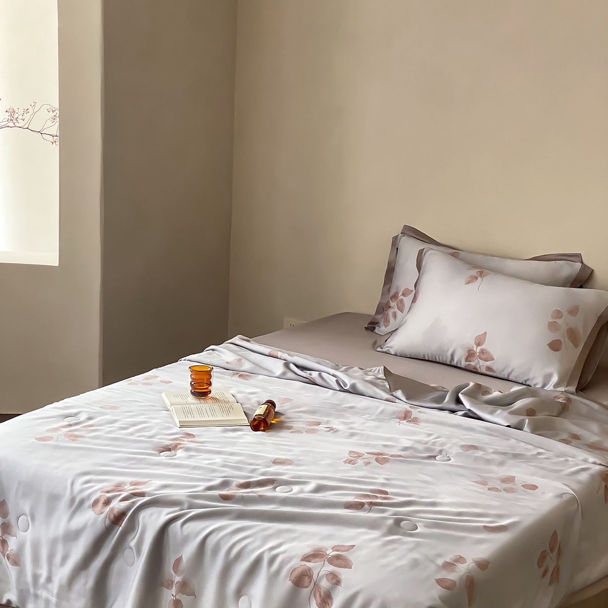 91家纺网 家纺一手货源 找家纺 玉宇阁家居 2026新款60S兰精天丝印花夏被四件套 月漾-浅云