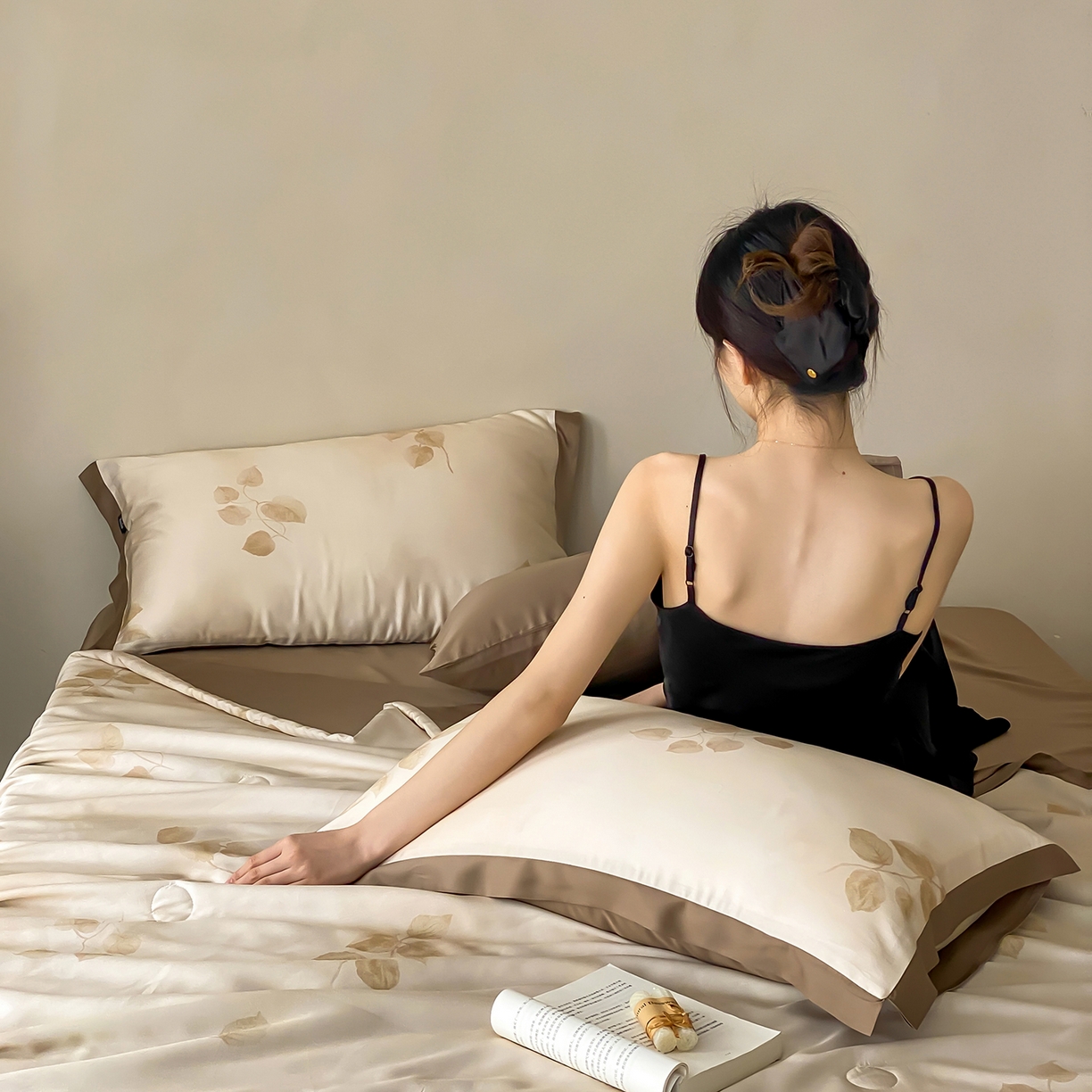 91家纺网 家纺一手货源 找家纺 玉宇阁家居 2026新款60S兰精天丝印花夏被四件套 月漾-落日晕