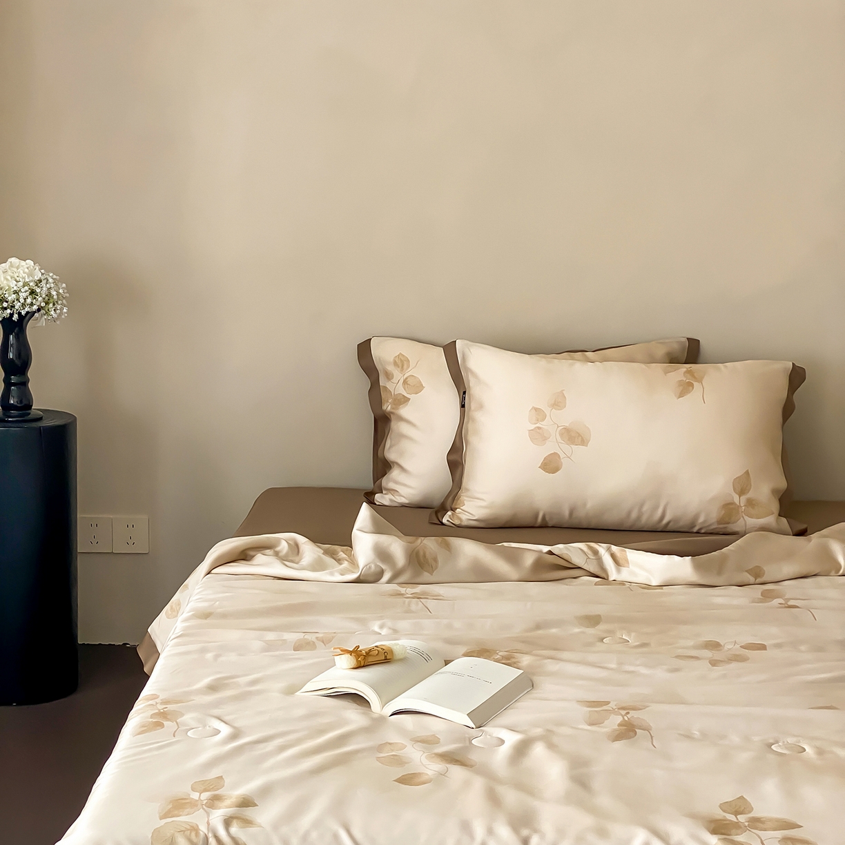 91家纺网 家纺一手货源 找家纺 玉宇阁家居 2026新款60S兰精天丝印花夏被四件套 月漾-落日晕