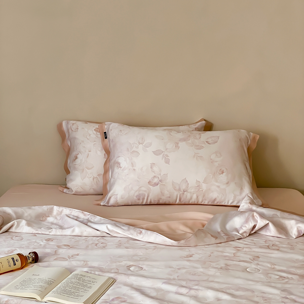 91家纺网 家纺一手货源 找家纺 玉宇阁家居 2026新款60S兰精天丝印花夏被四件套 悠悠夏日-霉霉芭乐