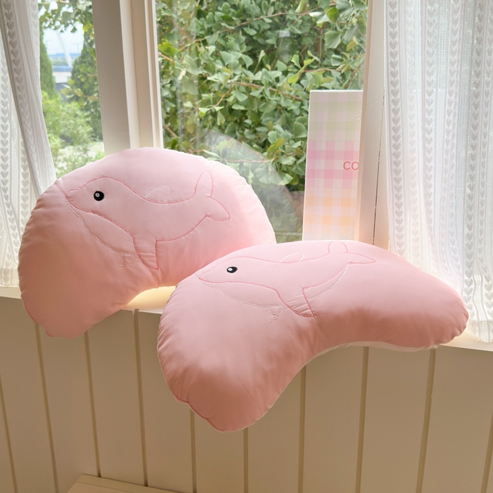 91家纺网 家纺一手货源 找家纺 北鸣有鱼枕芯馆 2026新款冰皮小海豚枕头枕芯 小海豚-粉色 35*55cm/只