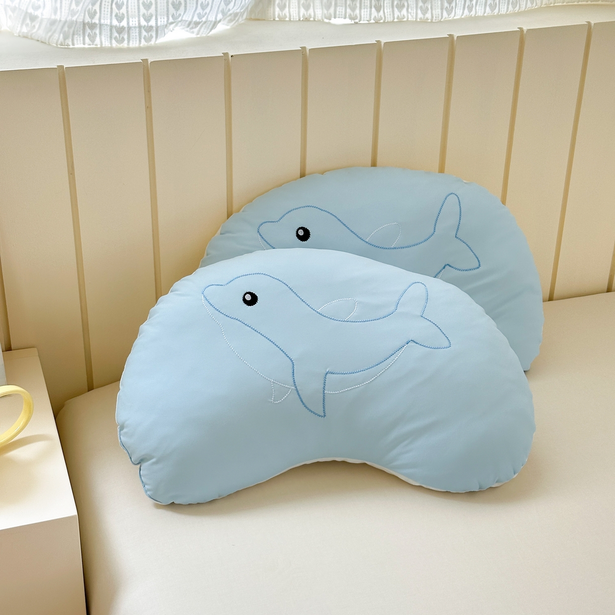 91家纺网 家纺一手货源 找家纺 北鸣有鱼枕芯馆 2026新款冰皮小海豚枕头枕芯 小海豚-蓝色 35*55cm/只