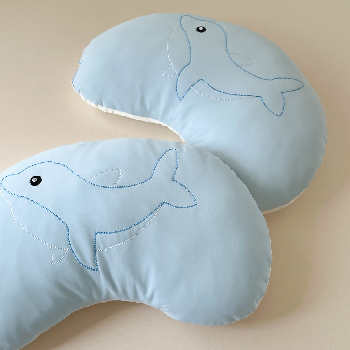 91家纺网 家纺一手货源 找家纺 北鸣有鱼枕芯馆 2026新款冰皮小海豚枕头枕芯 小海豚-蓝色 35*55cm/只