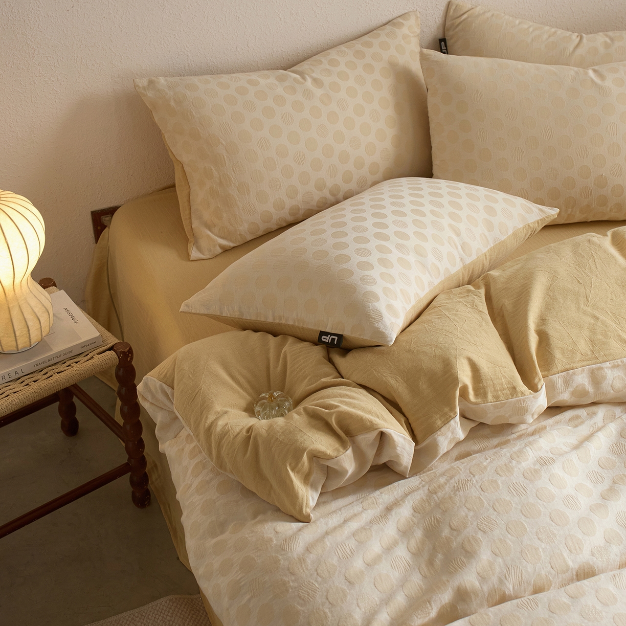 91家纺网 家纺一手货源 找家纺 千朵森 2026新款全棉纯棉色织提花肌理四件套-素序 素序-奶盐波点