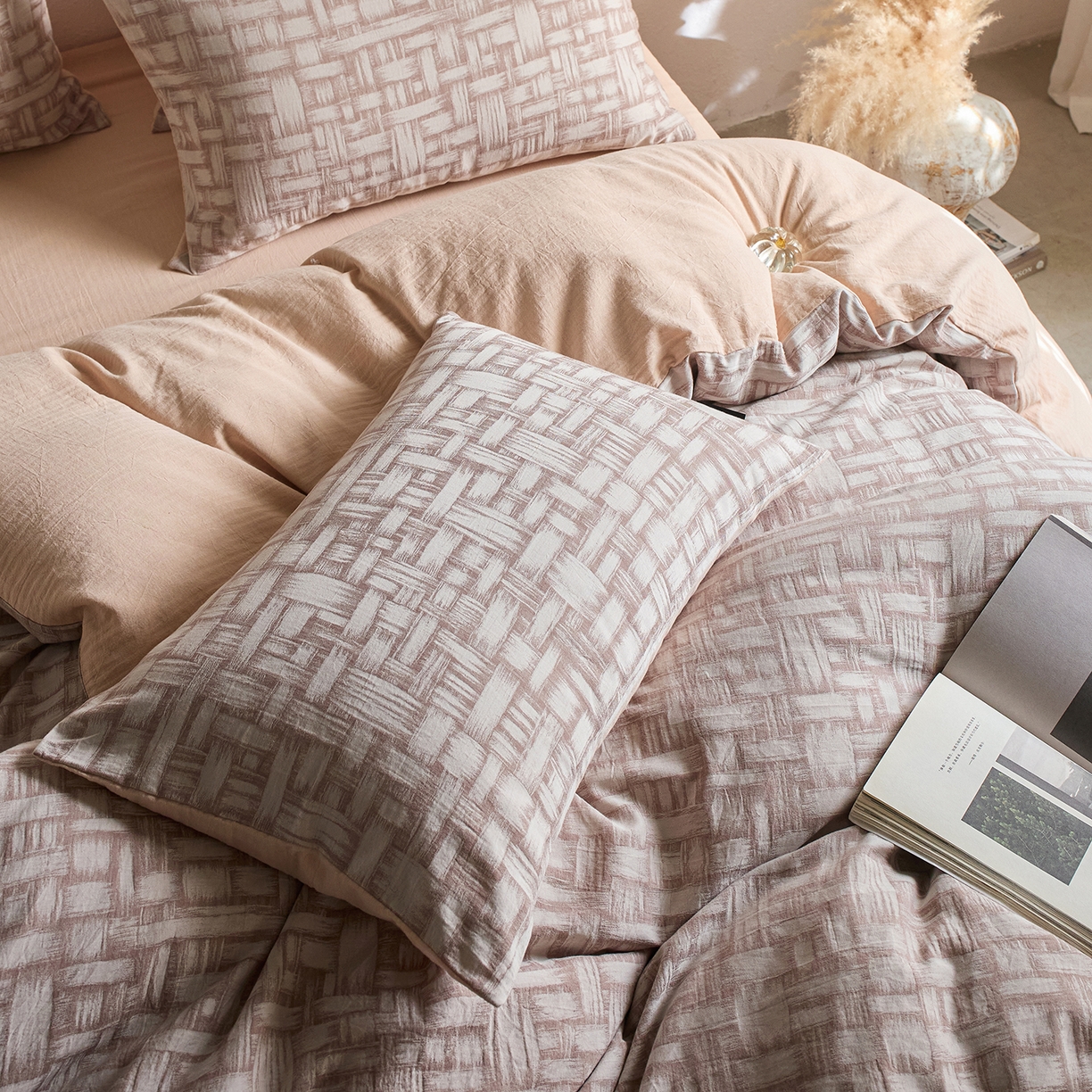 91家纺网 家纺一手货源 找家纺 千朵森 2026新款全棉纯棉色织提花肌理四件套-素序 素序-肌理浅棕