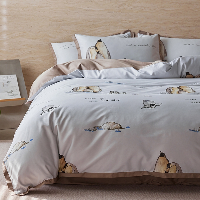 91家纺网 家纺一手货源 找家纺 千朵森 2026新款海洋风全棉纯棉50S数码印花拼角四件套 HY企鹅奇缘