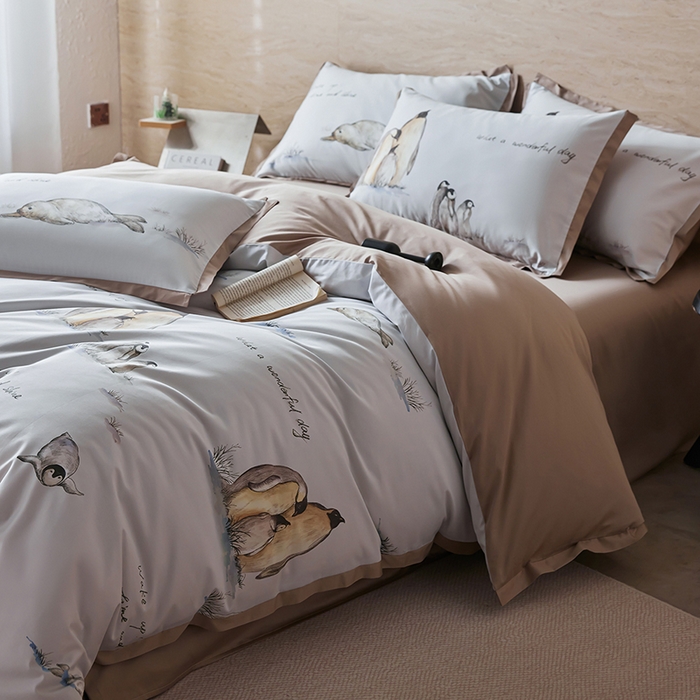 91家纺网 家纺一手货源 找家纺 千朵森 2026新款海洋风全棉纯棉50S数码印花拼角四件套 HY企鹅奇缘