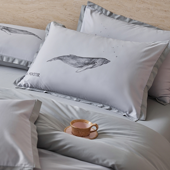 91家纺网 家纺一手货源 找家纺 千朵森 2026新款海洋风全棉纯棉50S数码印花拼角四件套 HY灰海鲸屿