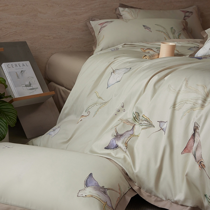 91家纺网 家纺一手货源 找家纺 千朵森 2026新款海洋风全棉纯棉50S数码印花拼角四件套 HY浅海秘屿