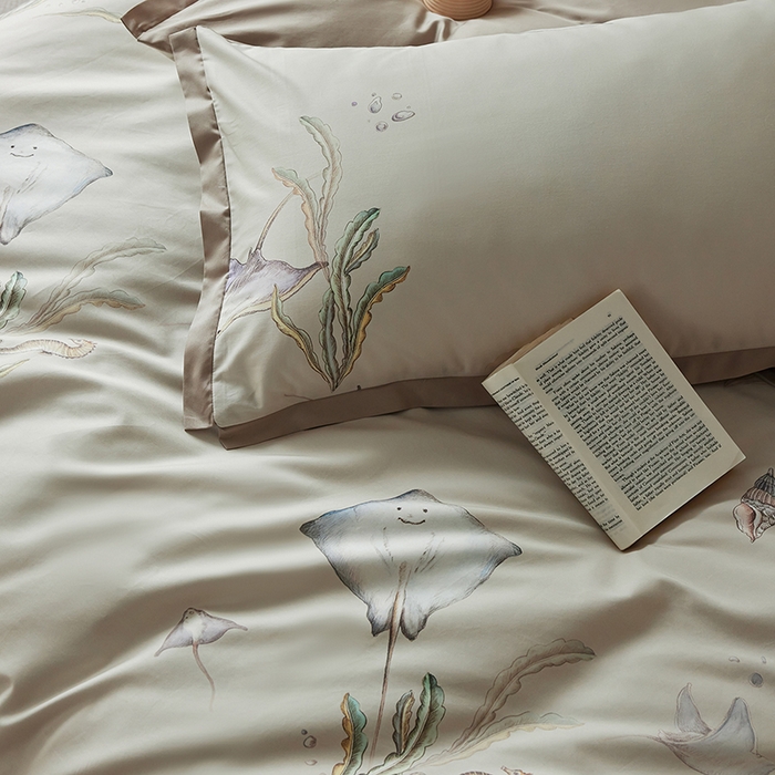 91家纺网 家纺一手货源 找家纺 千朵森 2026新款海洋风全棉纯棉50S数码印花拼角四件套 HY浅海秘屿