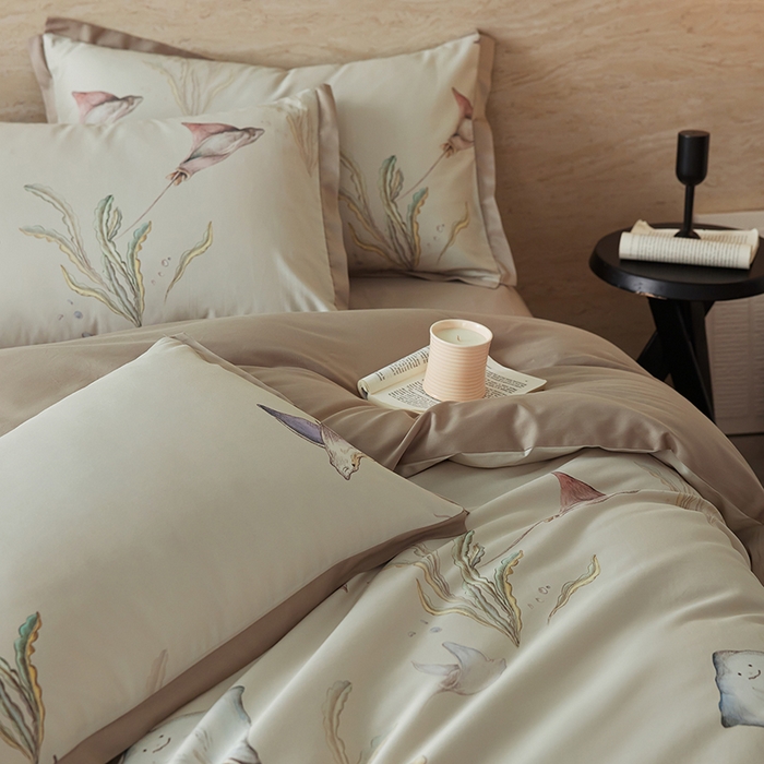 91家纺网 家纺一手货源 找家纺 千朵森 2026新款海洋风全棉纯棉50S数码印花拼角四件套 HY浅海秘屿