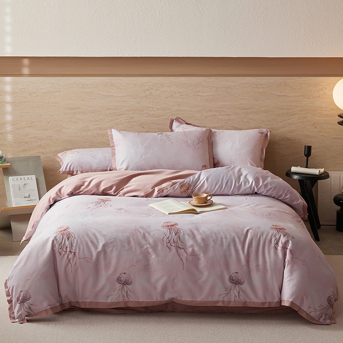 91家纺网 家纺一手货源 找家纺 千朵森 2026新款海洋风全棉纯棉50S数码印花拼角四件套 HY水母私语