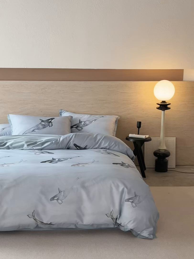 91家纺网 家纺一手货源 找家纺 千朵森 2026新款海洋风全棉纯棉50S数码印花拼角四件套 HY蓝鲸浅梦