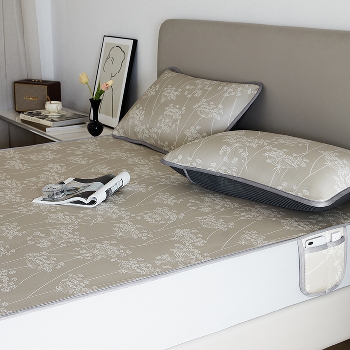 91家纺网 家纺一手货源 找家纺 千朵森 2026新款冰岛冰感丝床笠款凉席三件套-风格一 冰岛-浅茶杏