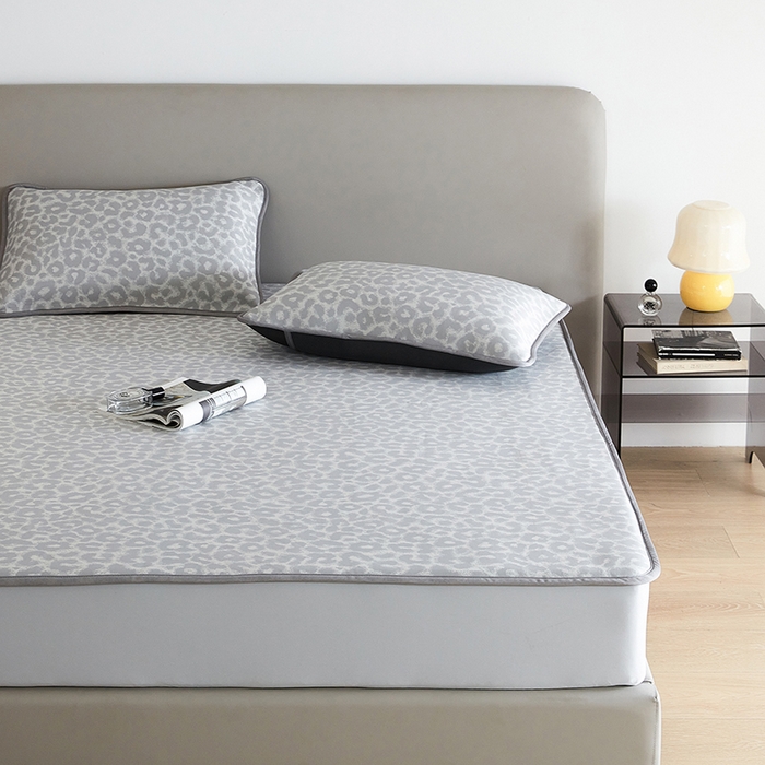 91家纺网 家纺一手货源 找家纺 千朵森 2026新款冰岛冰感丝床笠款凉席三件套-风格一 冰岛-山茶灰