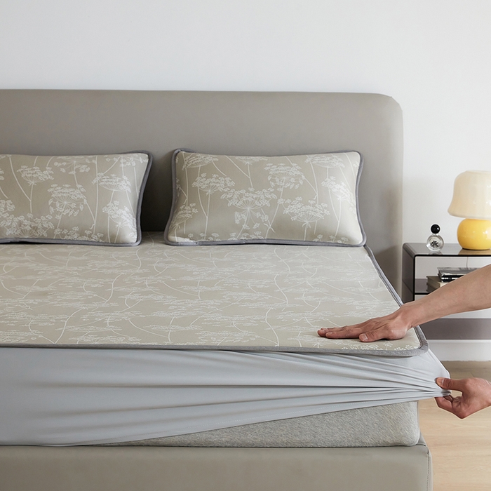 91家纺网 家纺一手货源 找家纺 千朵森 2026新款冰岛冰感丝床笠款凉席三件套-风格一 冰岛-浅茶杏