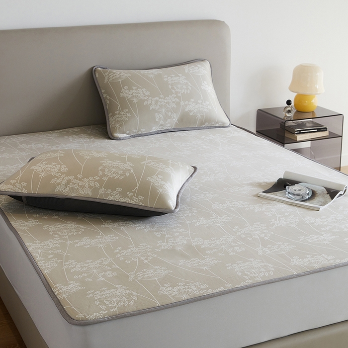 91家纺网 家纺一手货源 找家纺 千朵森 2026新款冰岛冰感丝床笠款凉席三件套-风格一 冰岛-浅茶杏