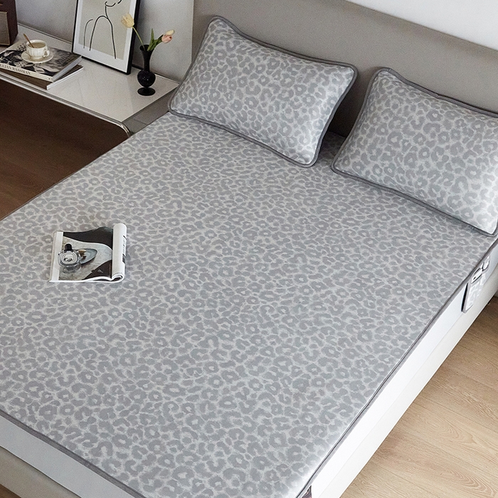 91家纺网 家纺一手货源 找家纺 千朵森 2026新款冰岛冰感丝床笠款凉席三件套-风格一 冰岛-山茶灰