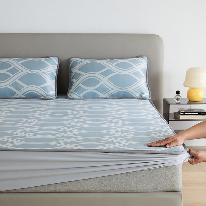 91家纺网 家纺一手货源 找家纺 千朵森 2026新款冰岛冰感丝床笠款凉席三件套-风格一 冰岛-晴空蓝