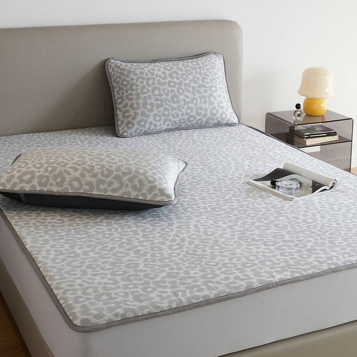 91家纺网 家纺一手货源 找家纺 千朵森 2026新款冰岛冰感丝床笠款凉席三件套-风格一 冰岛-山茶灰