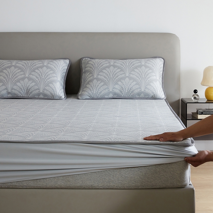 91家纺网 家纺一手货源 找家纺 千朵森 2026新款冰岛冰感丝床笠款凉席三件套-风格一 冰岛-山梗灰