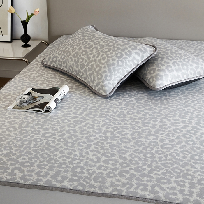 91家纺网 家纺一手货源 找家纺 千朵森 2026新款冰岛冰感丝床笠款凉席三件套-风格一 冰岛-山茶灰