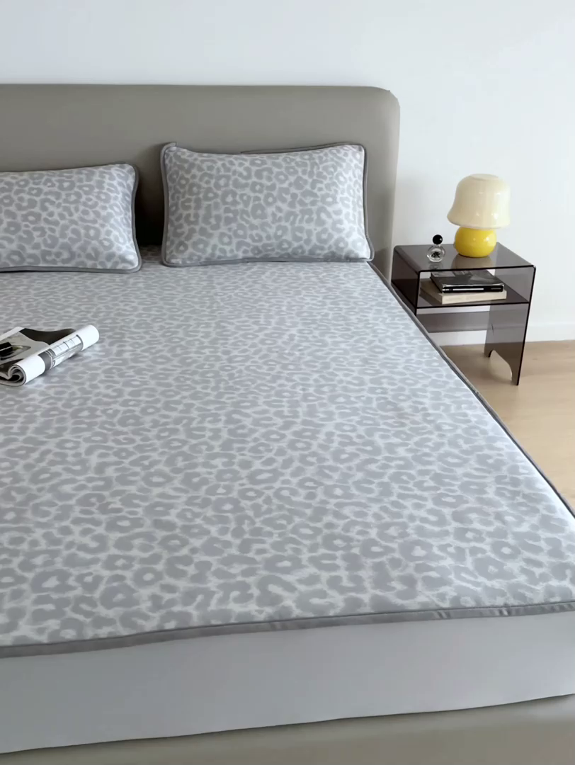 91家纺网 家纺一手货源 找家纺 千朵森 2026新款冰岛冰感丝床笠款凉席三件套-风格一 冰岛-山茶灰